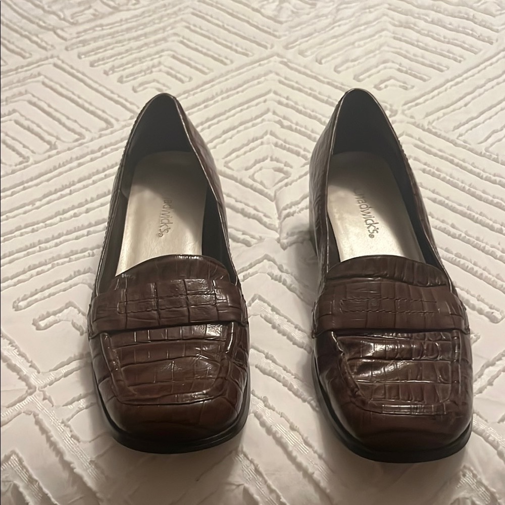 Brown Crocodile Pattern Loafers